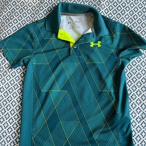 Youth Under Armour performance-wear golf shirt/ polo shirt, size YSM.